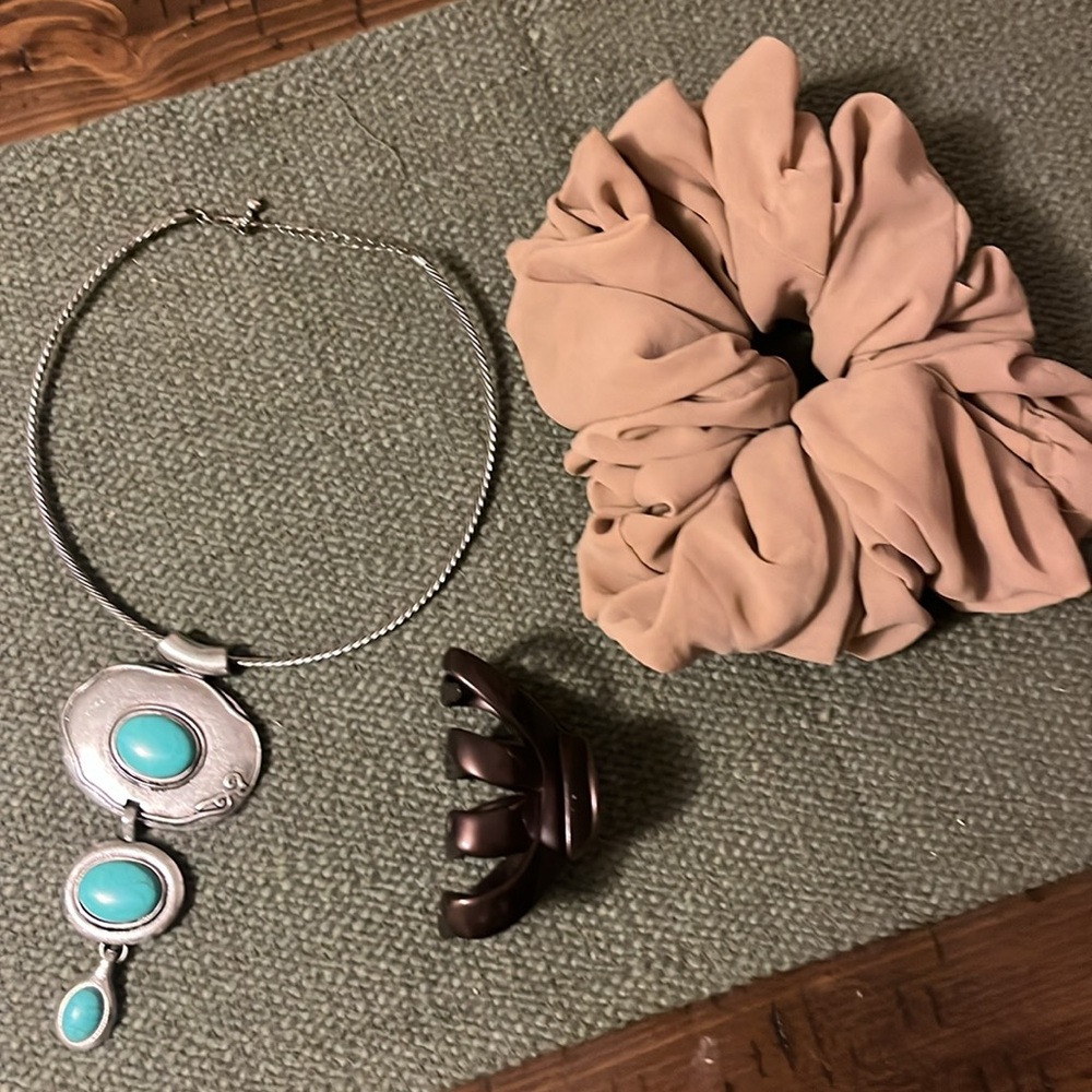 Bundle - Picture 2 of 2